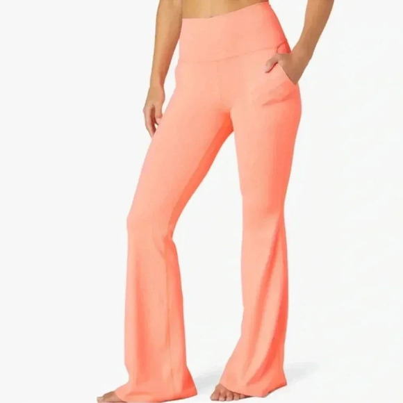 Beyond Yoga 187 Heather Rib All Day Flare Pant in Peach Sorbet size M - Picture 1 of 12